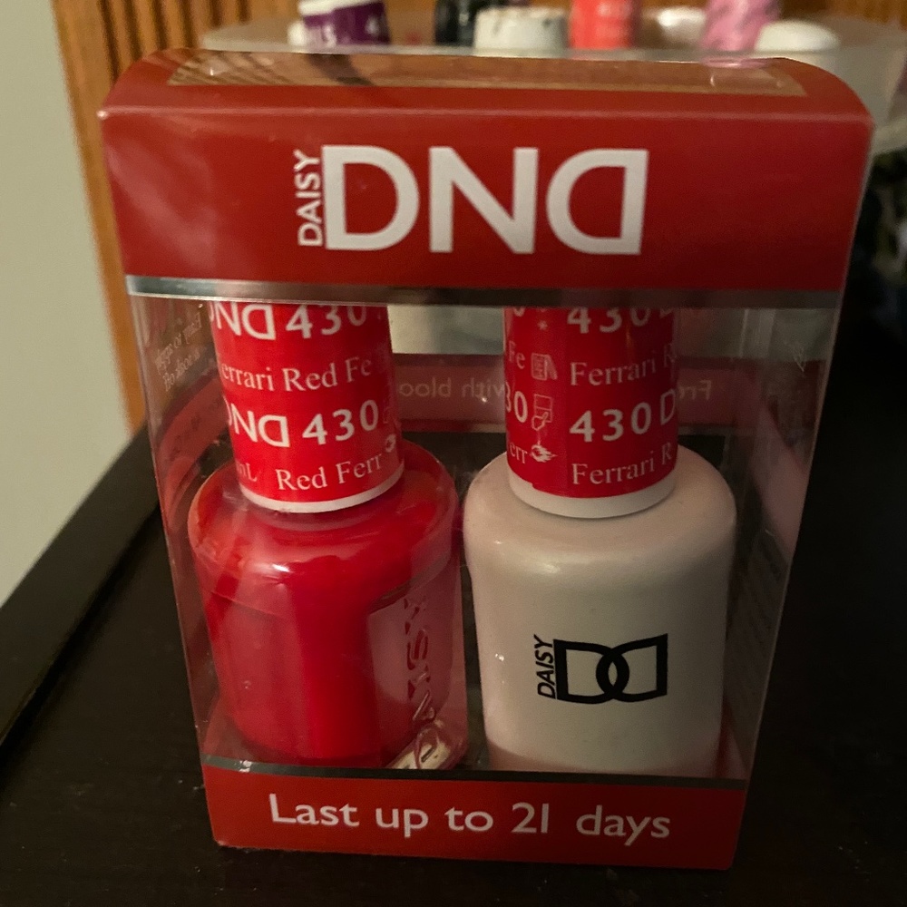 DND RED FERRARI GEL POLISH